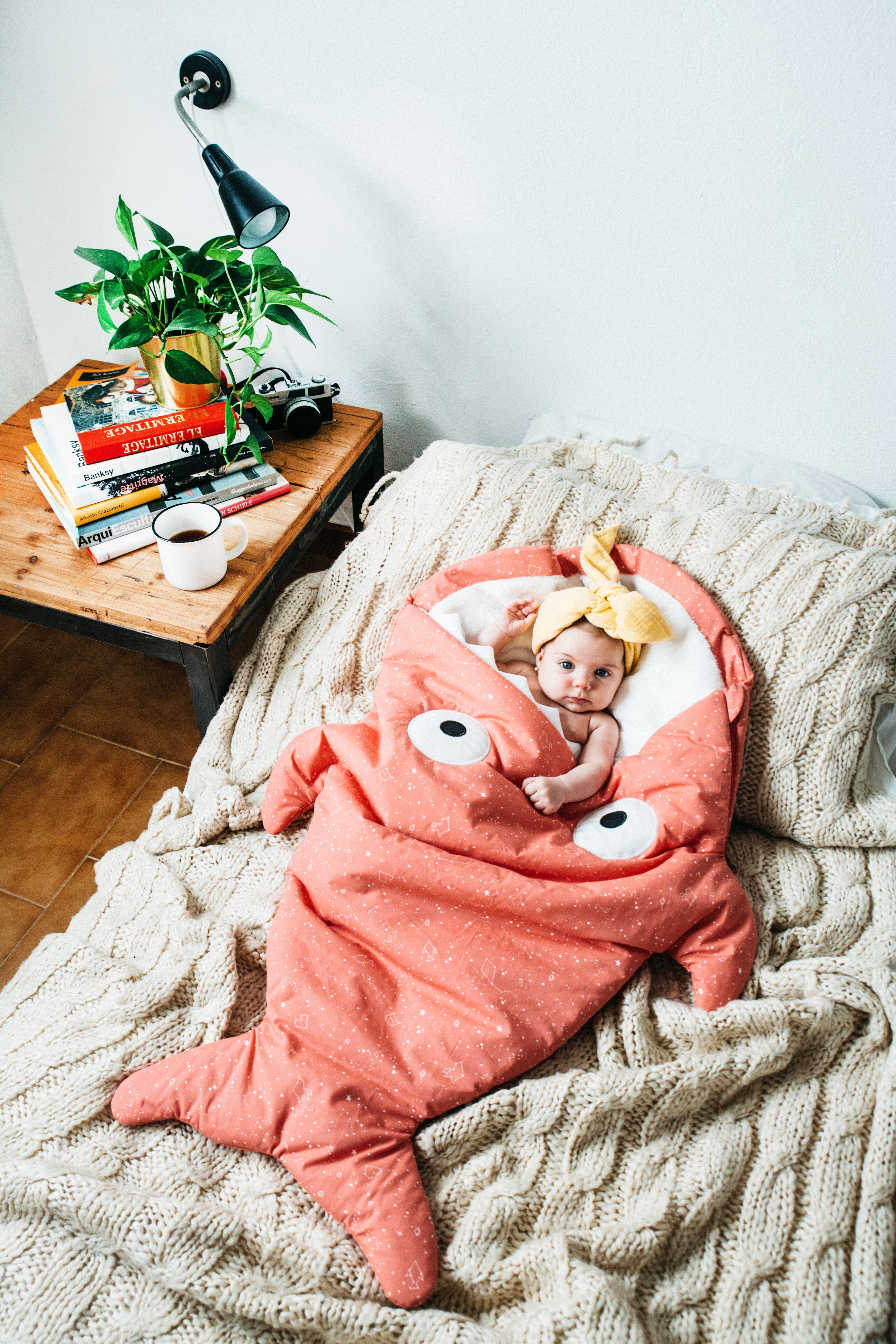 Fishy in PEACH Pattern sleeping bag  🐡🎁 .