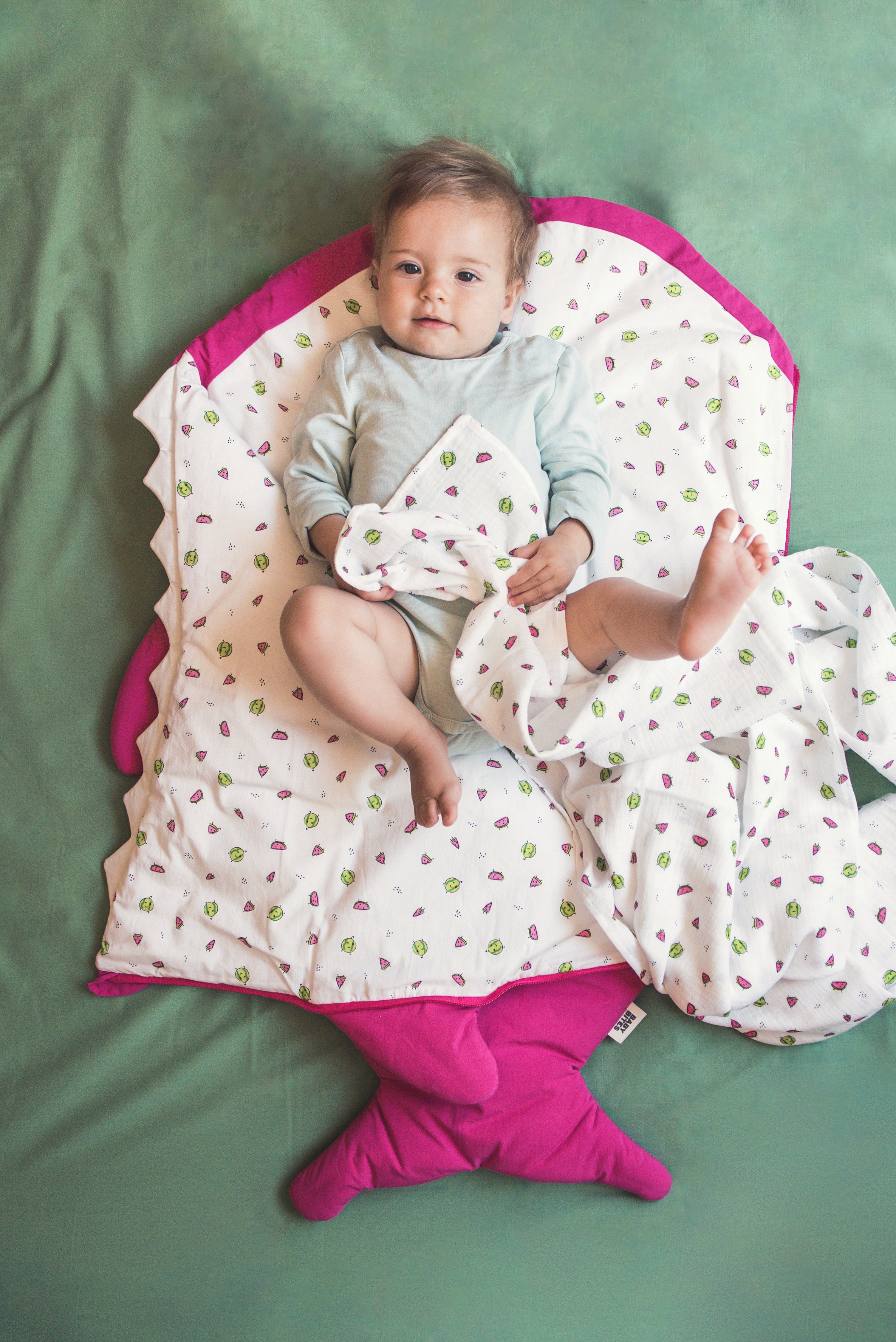 Fishy in FUCHSIA Sleeping Bag  ⛅️ 🐟 🎁 .